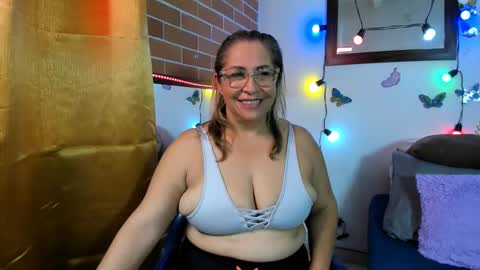 Snapshot of maja_hills chatting on 02.22.25 maja_hills online show from 02.22.25