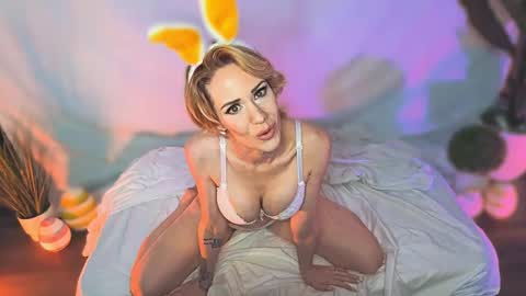 Snapshot of makemebeautiful chatting on 03.04.25  April Dayze  makemebeautiful online show from 03.04.25