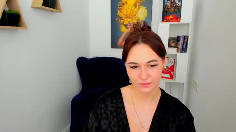 Snapshot of makeyouehappy chatting on 11.24.25 makeyouehappy online show from 11.24.25