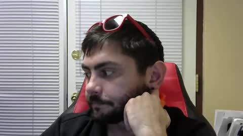 Snapshot of mako4eva chatting on 12.14.25 mako4eva online show from 12.14.25