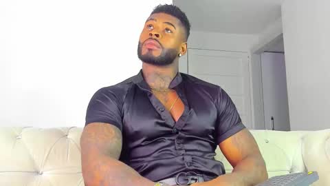 Snapshot of makonneen chatting on 11.09.25 Makonnen online show from 11.09.25