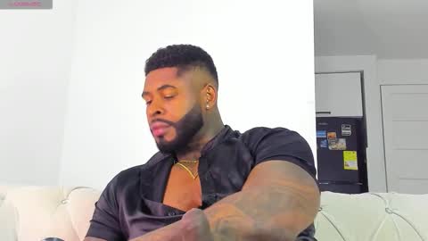 Snapshot of makonneen chatting on 12.05.25 Makonnen online show from 12.05.25