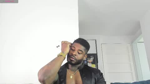 Snapshot of makonneen chatting on 07.10.26 Makonnen online show from 07.10.26