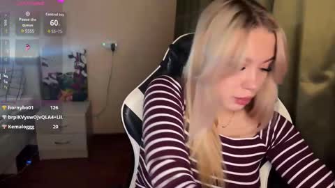 Snapshot of maksisisia chatting on 11.09.25 maksisisia online show from 11.09.25