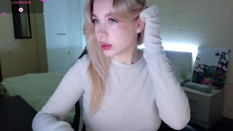 Snapshot of maksisisia chatting on 12.04.25 maksisisia online show from 12.04.25