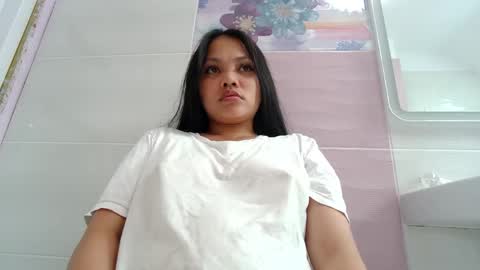 Snapshot of makulato chatting on 06.02.26 Maya online show from 06.02.26
