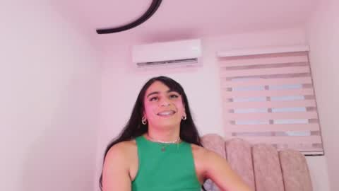 Snapshot of malaia_thompson_ chatting on 05.24.26 malaia thompson online show from 05.24.26