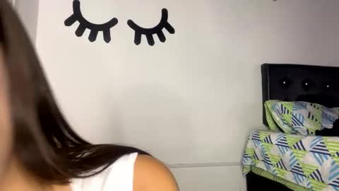 Snapshot of malaikah_colette chatting on 02.05.25 Malaikah online show from 02.05.25