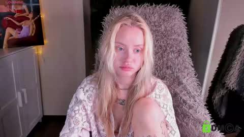 Snapshot of malenaernman chatting on 09.09.25 Malena online show from 09.09.25