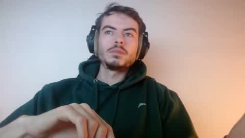 Snapshot of malenpc chatting on 11.04.25 malenpc online show from 11.04.25