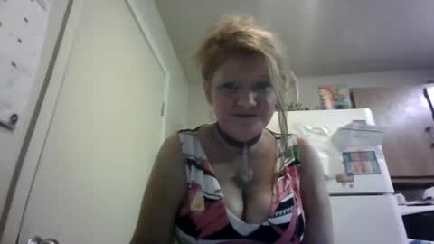 Snapshot of malinda702 chatting on 11.03.25 malinda702 online show from 11.03.25