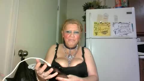 Snapshot of malinda702 chatting on 11.17.25 malinda702 online show from 11.17.25
