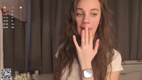 Evelyn online show from 03.05.26