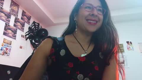 Snapshot of malishka_fox chatting on 10.13.25 Malishka  online show from 10.13.25