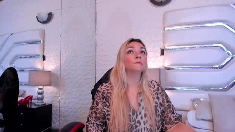Snapshot of malorysweet chatting on 01.11.25 MalorySweet  online show from 01.11.25