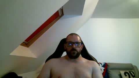 Snapshot of malou2927 chatting on 06.24.26 breton online show from 06.24.26