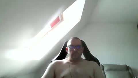 Snapshot of malou2927 chatting on 07.01.26 breton online show from 07.01.26