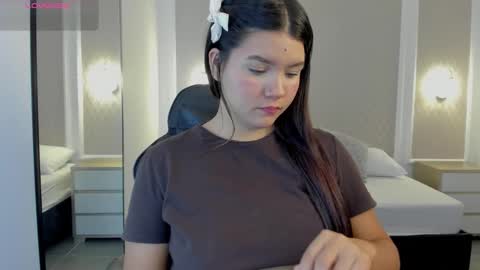 Snapshot of malu_03x chatting on 10.19.25 M A L U online show from 10.19.25