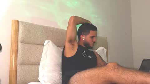 Snapshot of maluma09 chatting on 10.27.25 maluma09 online show from 10.27.25