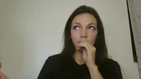 Deja  Jonjon online show from 12.06.24