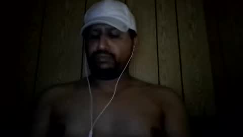 Snapshot of man_new chatting on 10.28.25 Man new online show from 10.28.25