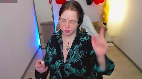 manic_pixie_ online show from 02.12.26