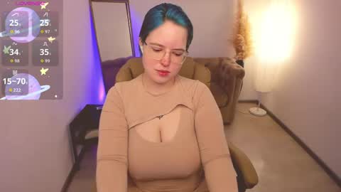 Snapshot of manic_pixie_ chatting on 05.10.26 manic_pixie_ online show from 05.10.26