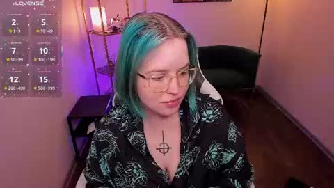 Snapshot of manic_pixie_ chatting on 07.01.26 manic_pixie_ online show from 07.01.26
