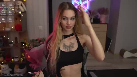 Snapshot of manifreyja chatting on 09.14.25 Amelie online show from 09.14.25