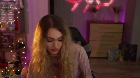 Snapshot of manifreyja chatting on 11.03.25 Amelie online show from 11.03.25