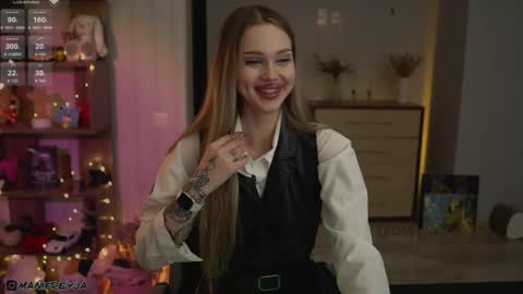 Snapshot of manifreyja chatting on 12.04.25 Amelie online show from 12.04.25