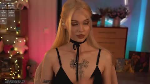 Snapshot of manifreyja chatting on 04.29.26 Amelie online show from 04.29.26