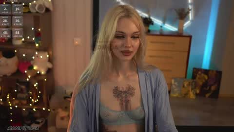 Snapshot of manifreyja chatting on 05.14.26 Amelie online show from 05.14.26
