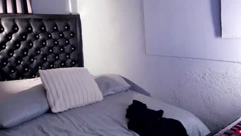 Snapshot of manofyour_lustxx chatting on 12.13.25 MR. JAY online show from 12.13.25