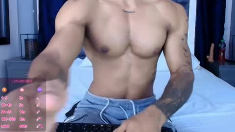 Manolo Hot 1 online show from 02.13.25