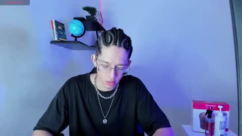 Manuel online show from 11.11.25