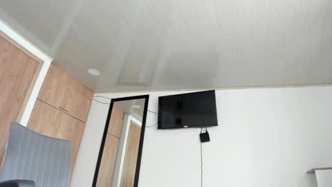 manucute 23  online show from 01.30.25