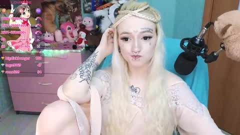 Snapshot of manuela_unicorn chatting on 03.12.25 Manuela online show from 03.12.25