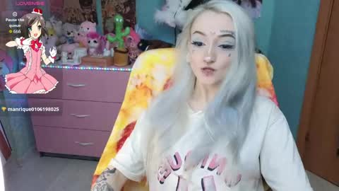 Snapshot of manuela_unicorn chatting on 04.21.26 Manuela online show from 04.21.26