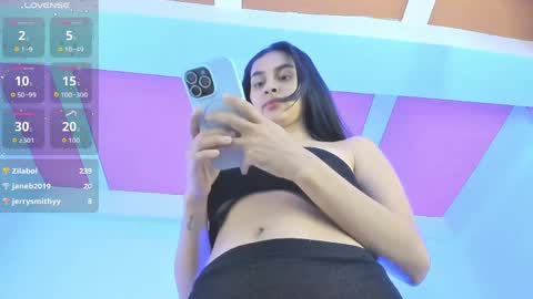 Snapshot of manuelaevans_ chatting on 05.18.26 Manuela online show from 05.18.26