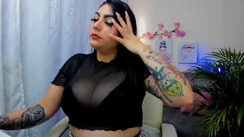 Snapshot of manuella_collins chatting on 02.01.25 manuella_collins online show from 02.01.25