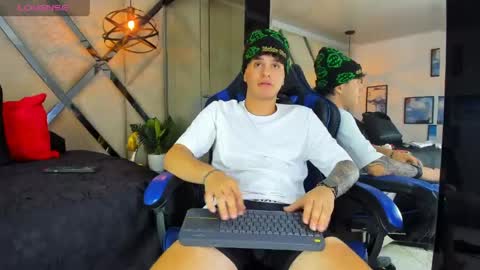 Snapshot of manuelr77 chatting on 05.03.26 Manuel online show from 05.03.26