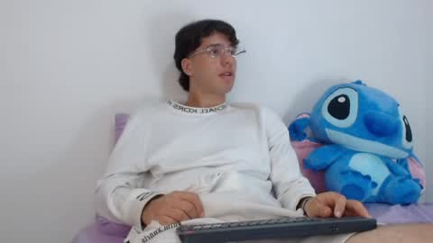 Snapshot of manuelr77 chatting on 06.04.26 Manuel online show from 06.04.26
