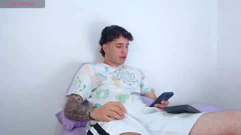 Snapshot of manuelr77 chatting on 06.12.26 Manuel online show from 06.12.26