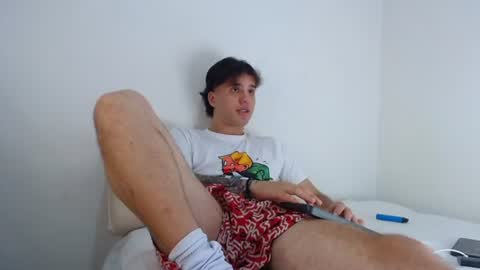 Snapshot of manuelr77 chatting on 06.14.26 Manuel online show from 06.14.26