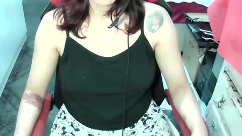 Manu Escarlate online show from 12.16.25