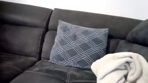 Snapshot of manuv chatting on 09.29.25 manuv online show from 09.29.25