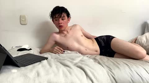 Snapshot of maplefroggy chatting on 01.08.25 Maple online show from 01.08.25