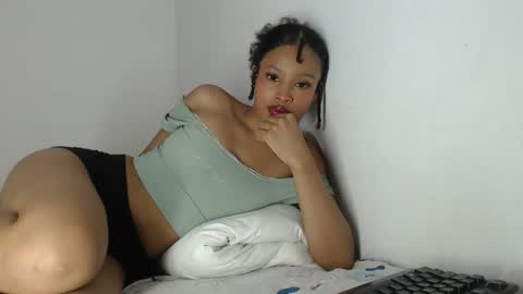 Snapshot of mar_aimy chatting on 09.11.25 Mar   online show from 09.11.25