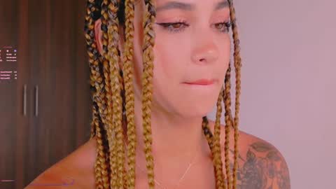 Mara Independent Model online show from 02.01.25